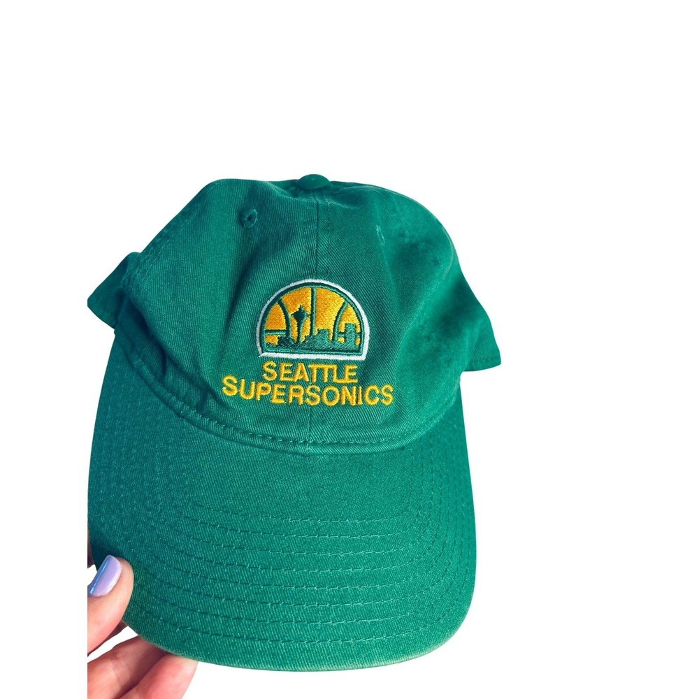 Mitchell & Ness | Seattle SuperSonics Mens Green NBA Skyline Logo Dad Cap